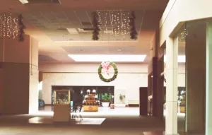 mall holiday decor big wreath
