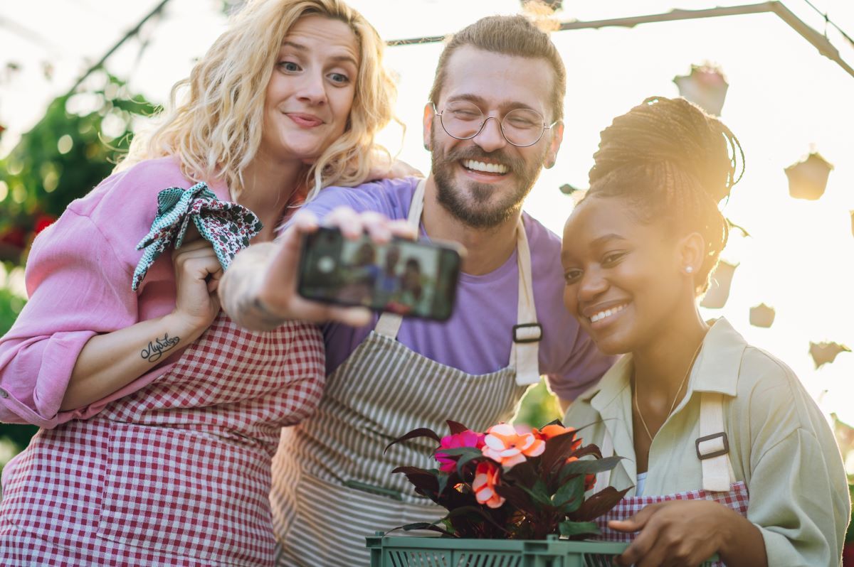 social media tips for vendor booths